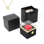 Caja de anillo con forma de flor de jabón 